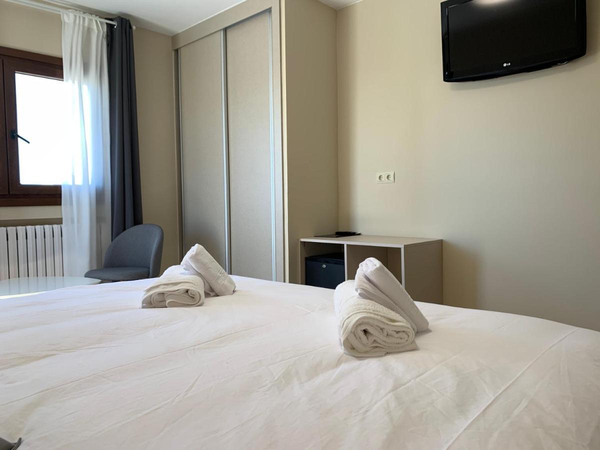 Hotel El Cobertizo Plasencia del Monte 외부 사진