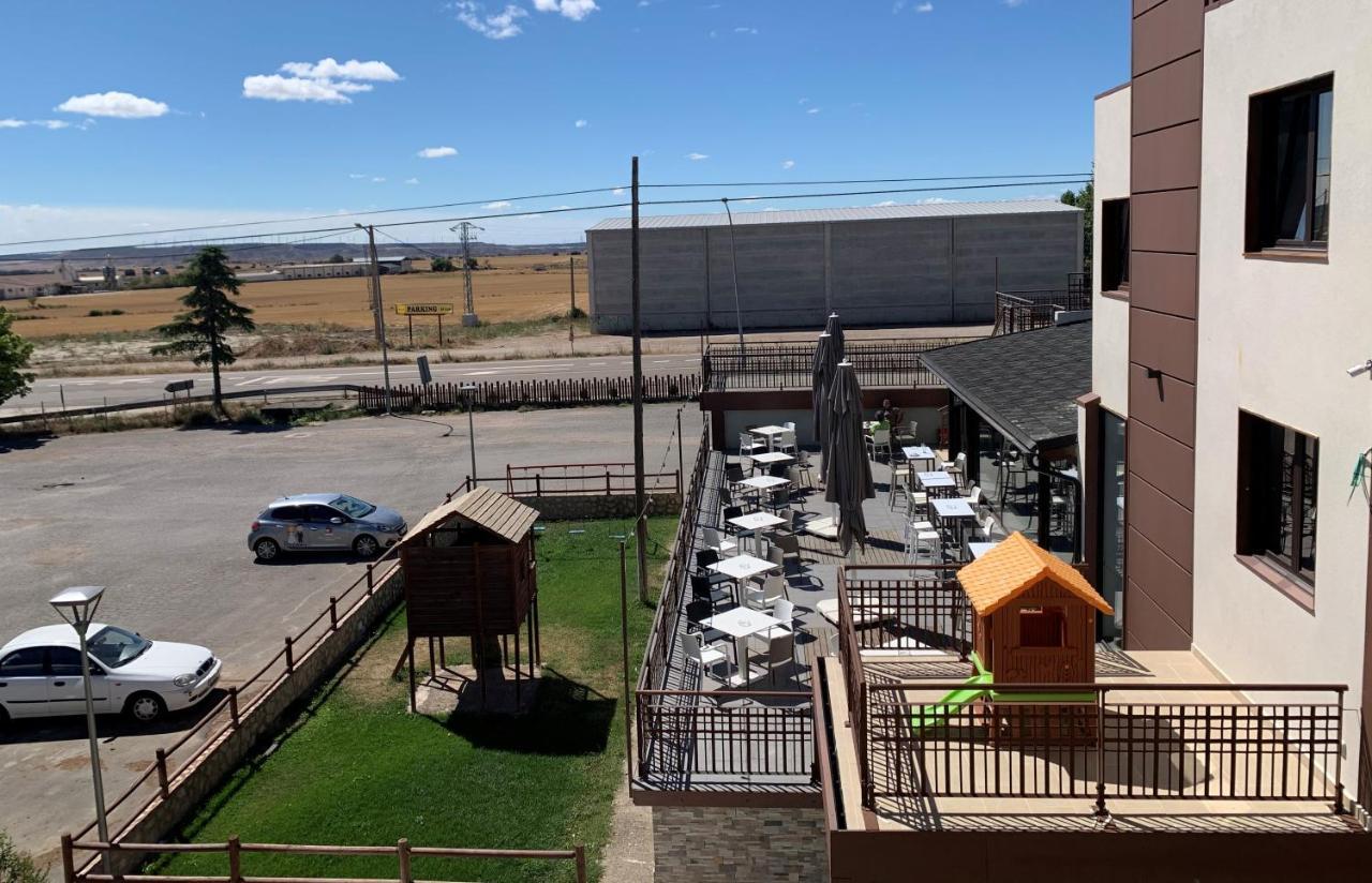 Hotel El Cobertizo Plasencia del Monte 외부 사진