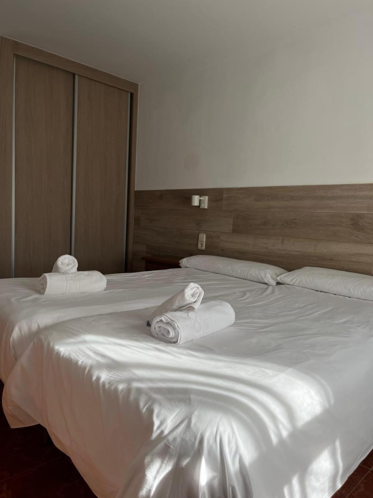 Hotel El Cobertizo Plasencia del Monte 외부 사진