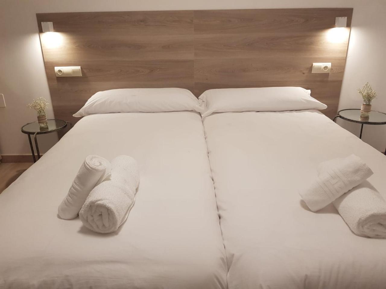 Hotel El Cobertizo Plasencia del Monte 외부 사진